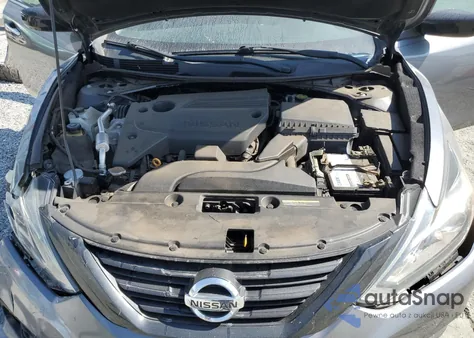 2018 Nissan Altima 2.5 z USA, uszkodzony, nr VIN 1N4AL3AP6JC227465
